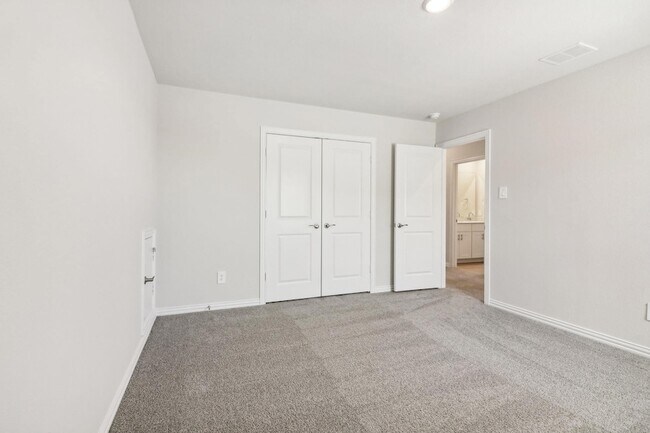 Building Photo - 709 Tidal Dr