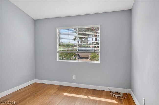 Building Photo - 405 Crater Ct