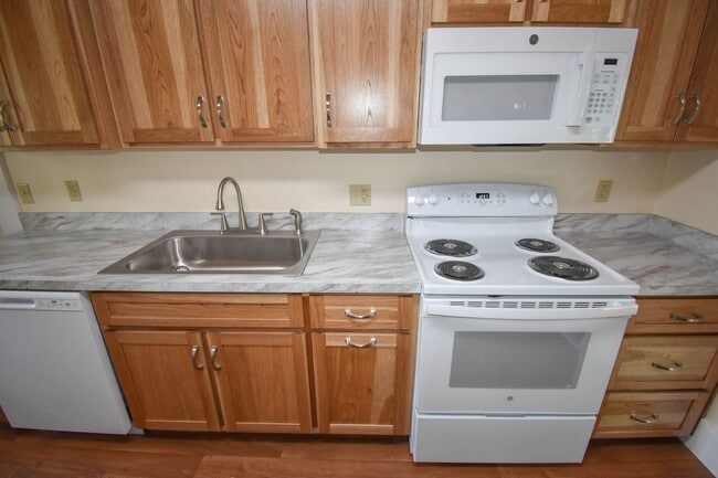 Building Photo - MT440