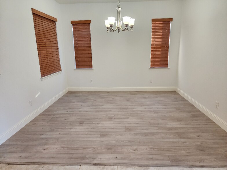 Building Photo - 1168 Pimento Dr