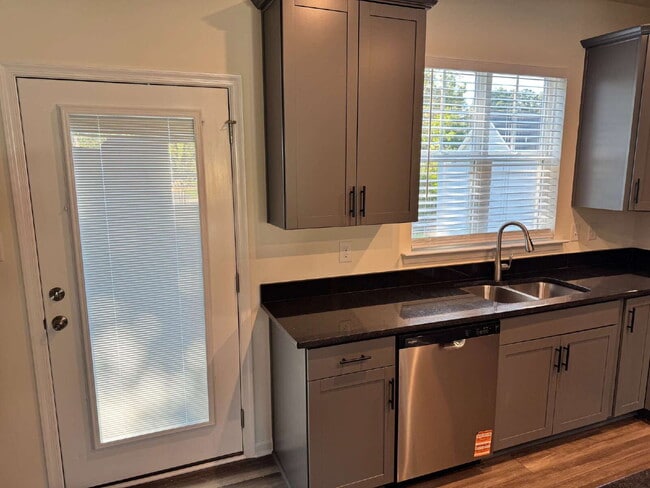 Building Photo - Brand New 3-Bedroom Townhome for Rent in The Glens at Scott Place