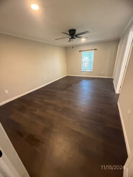 Building Photo - 7215 Holly Hill Dr