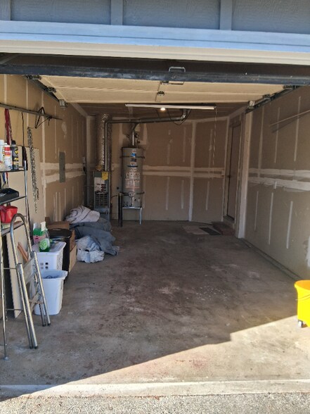 Building Photo - 1345 Beach Ave