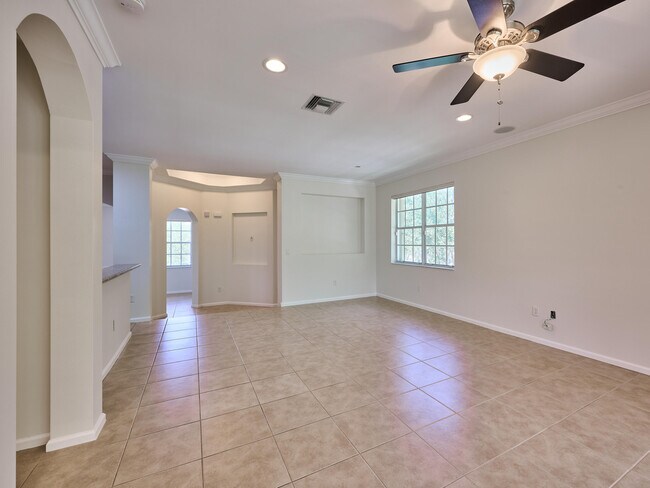 Building Photo - 6436 Bella Cir