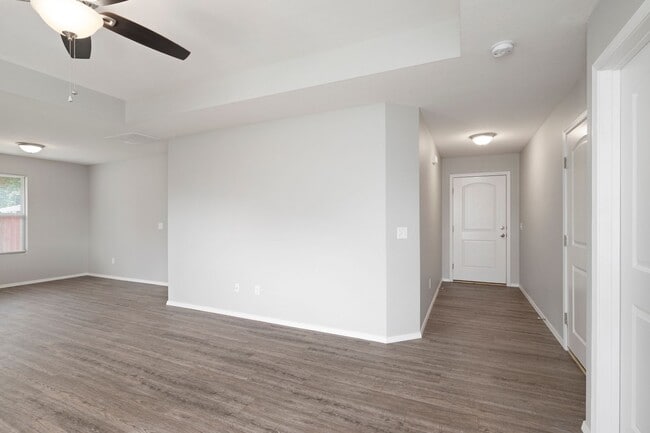 Building Photo - 3 Bedroom Rental Home in Republic!