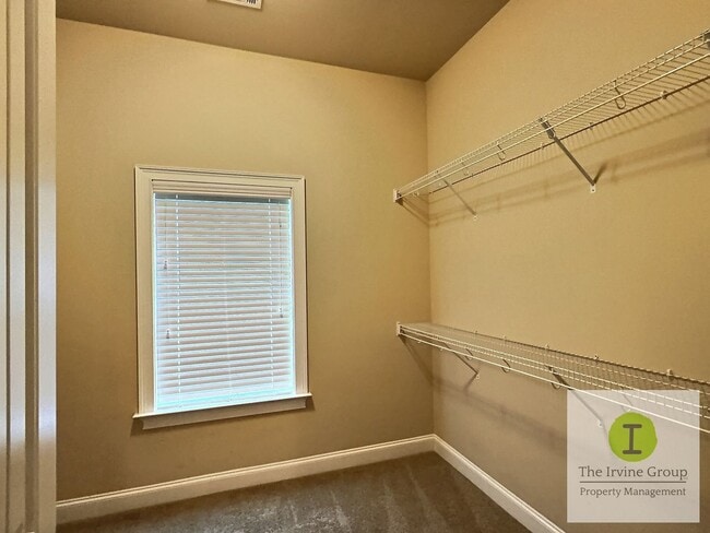 Building Photo - 6 bed, 3.5 bath in Prattville!