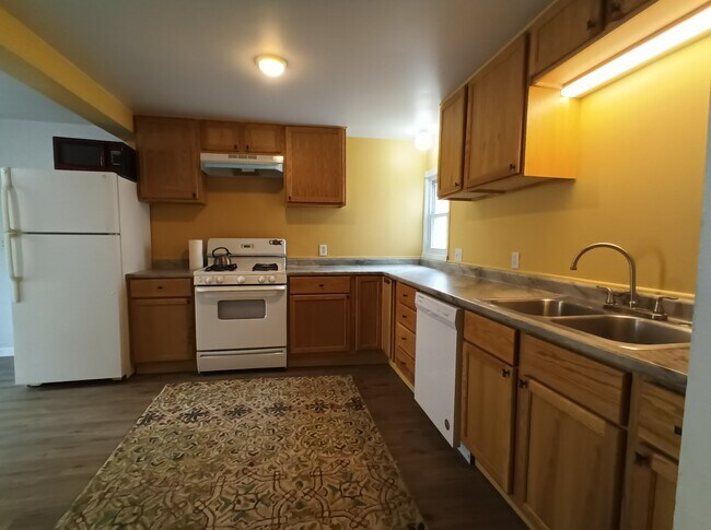 Building Photo - 2009 2nd St NE