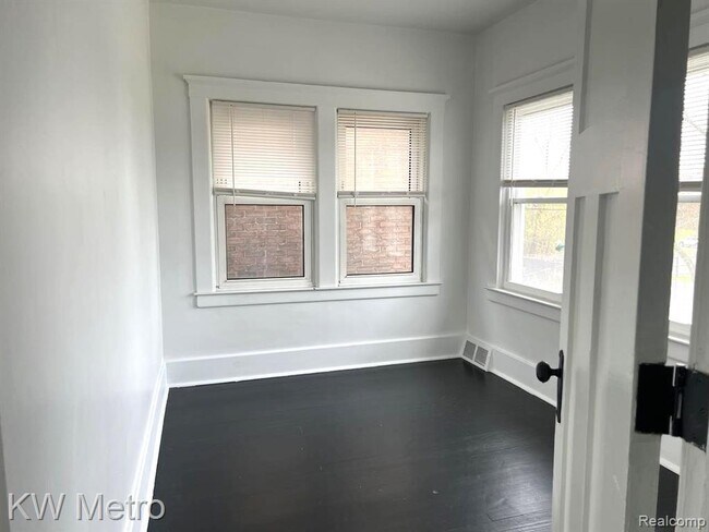 Building Photo - 1735 Clairmount St
