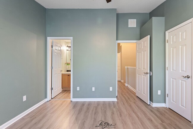 Building Photo - For rent Lake Mary townhouse 2Beth 2.5 bath