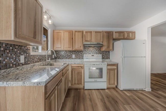 Building Photo - New Remodel 3 bed 1 bath (partial finished basement)