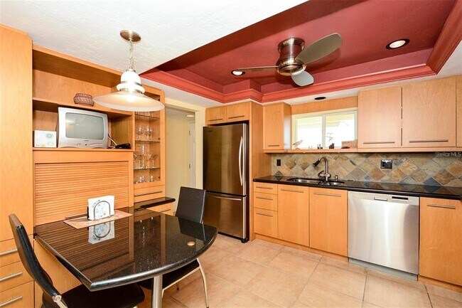 Building Photo - 3804 Gulf of Mexico Dr