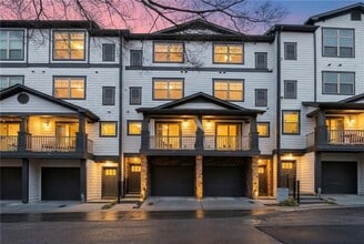 Building Photo - 215 Semel Dr