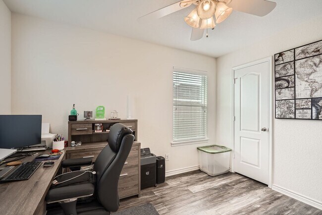 Building Photo - First time rental! **$500 OFF OF THE FIRST...