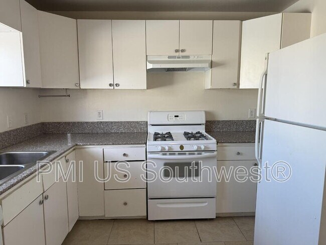 Building Photo - 352 Rio Grande Ct