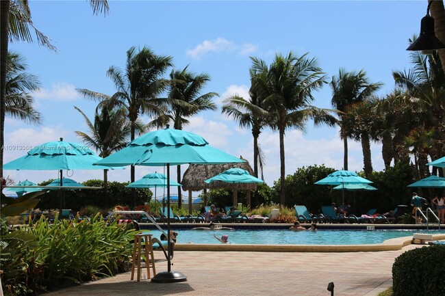Building Photo - 3901 S Ocean Dr