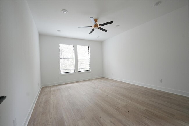 Building Photo - 48 Acacia Dr