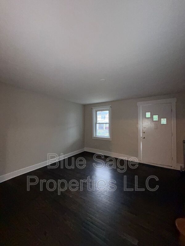 Building Photo - 7026 Radbourne Rd