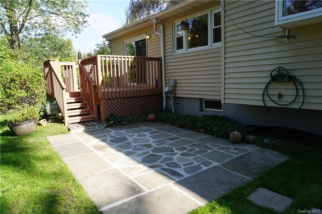 Building Photo - 40 Ludvigh Rd