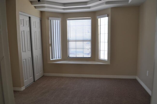 Building Photo - 1917 Joliet Cir