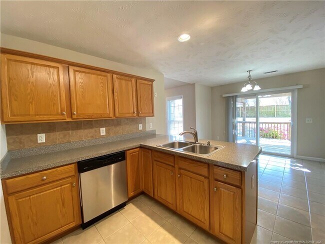 Building Photo - 89 Person Ct