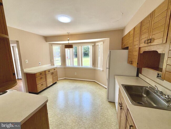 Building Photo - 7104 Adelphi Rd