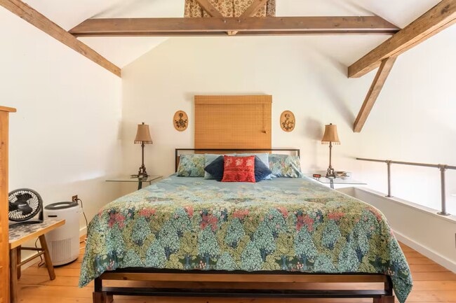 Building Photo - 249 Updike Rd