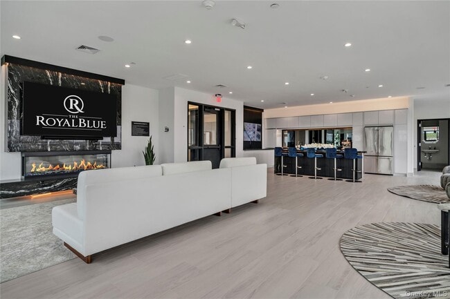 Building Photo - 101 Searing Ave