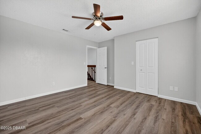 Building Photo - 168 W Sandalwood Ct