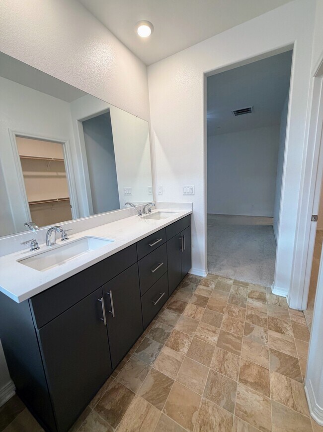 Building Photo - 15119 Horizon St