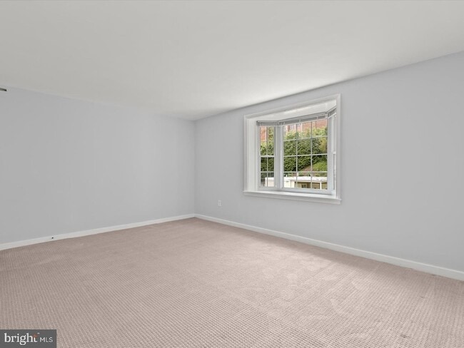 Building Photo - 706 S Arlington Mill Dr