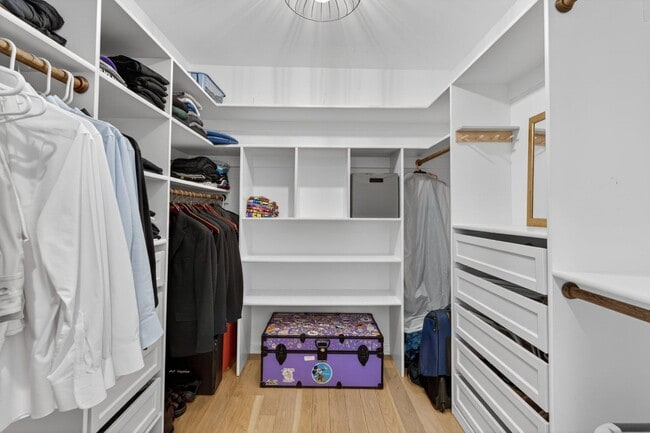 Building Photo - 2015 N Woodstock St