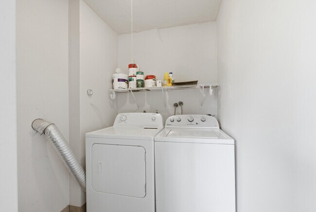 Building Photo - 729 Normandy Trail