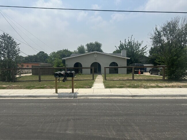 Primary Photo - 2 Bedroom 1 bath apartment