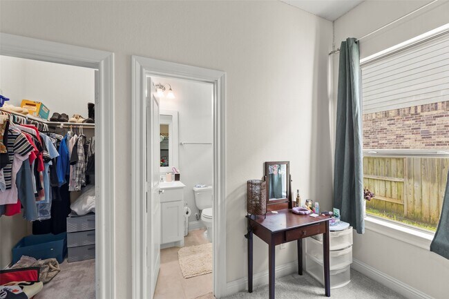 Building Photo - 1939 Shallow Canyon Ln