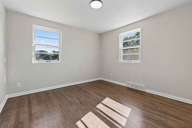 Building Photo - Saratoga Street