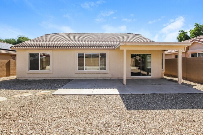 Building Photo - 15316 W Laurel Ln