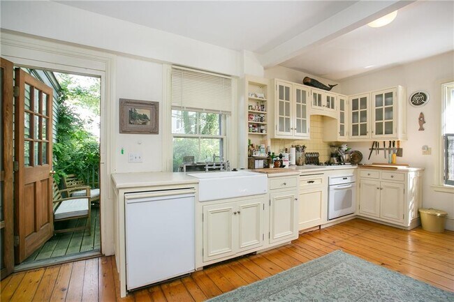 Building Photo - 94 Spring St