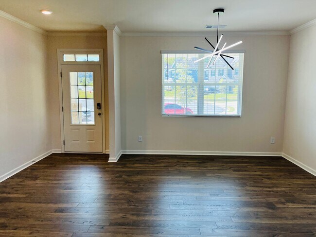 Building Photo - WOW! 5 bedrooms, 4.5 baths with a guest be...