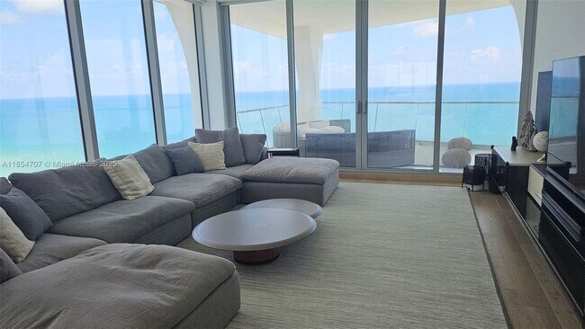 Building Photo - 16901 Collins Ave