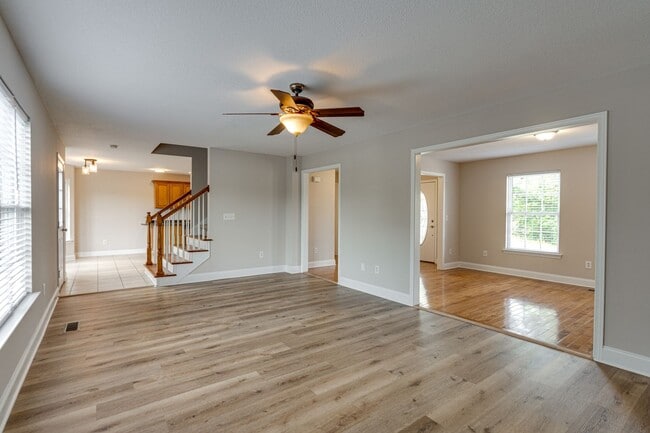 Building Photo - 3BR 2BA