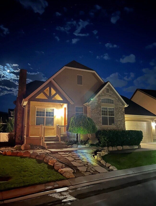 Building Photo - 2049 Sunflower Ln