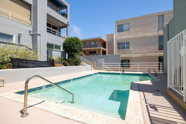 Building Photo - 376 San Antonio Ave