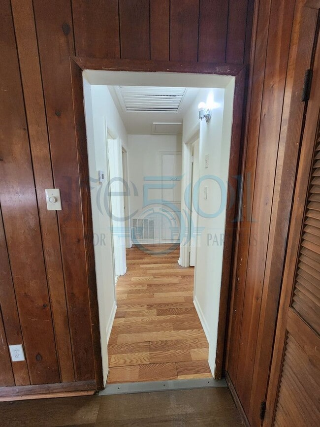 Building Photo - 29 Brookview Dr
