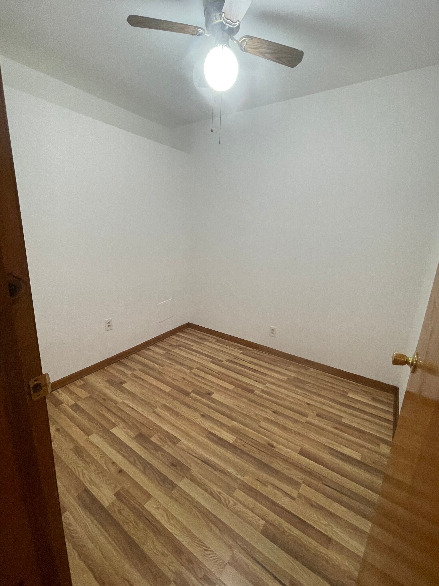 Office / den - 3153 S Emerald Ave