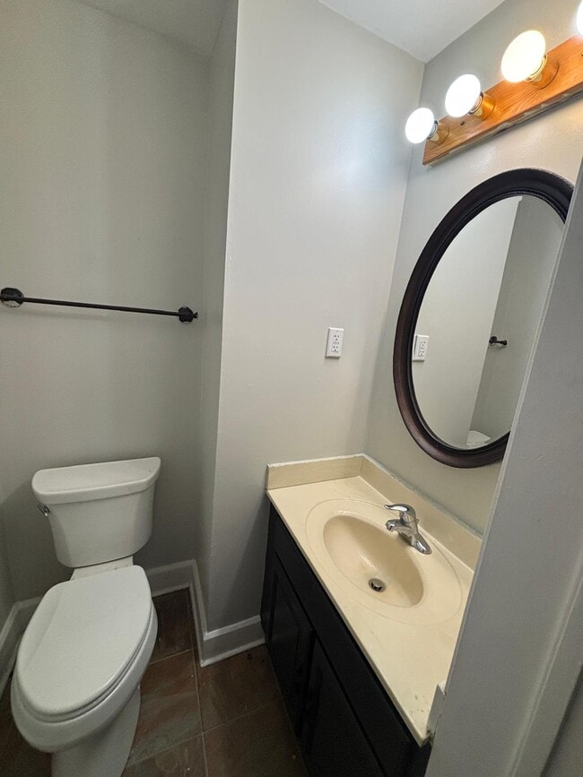 Building Photo - 3808 Kirkwood Rd