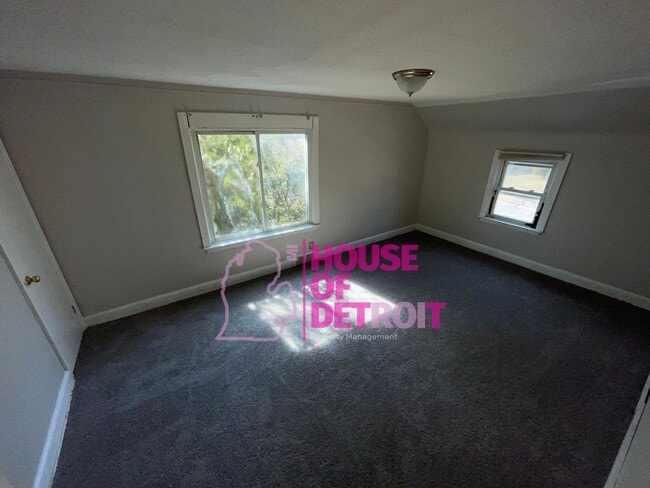 Building Photo - 2 BEDROOM | 1 BATH |