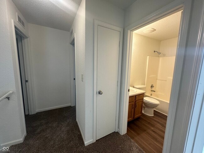 Building Photo - 8125 Maple Stream Ln