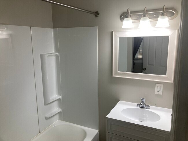 Building Photo - 2208 Winterberry Dr