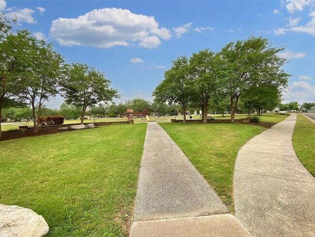 Building Photo - "Charming 3-Bedroom Retreat in Kyle, TX with Spacious Living and Modern Comforts!"