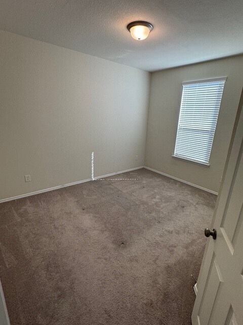 Building Photo - 3415 Avondale Vw Dr